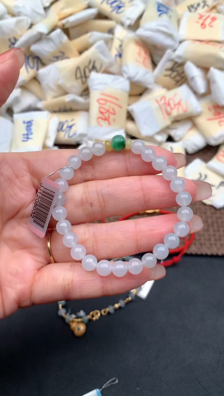 未镶嵌挂件翡翠—