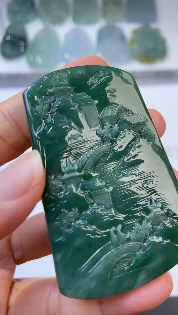 未镶嵌挂件翡翠379138    多人 