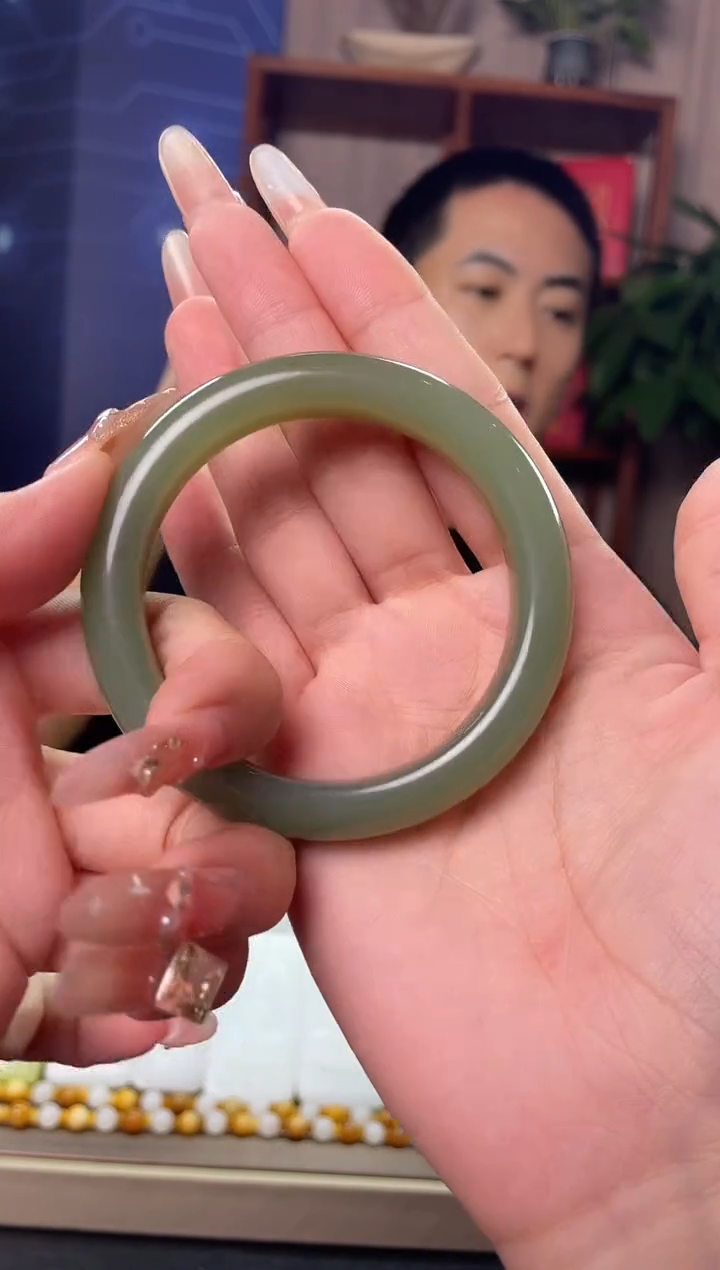 【闪购商品】和田玉手镯未镶嵌和田玉手镯