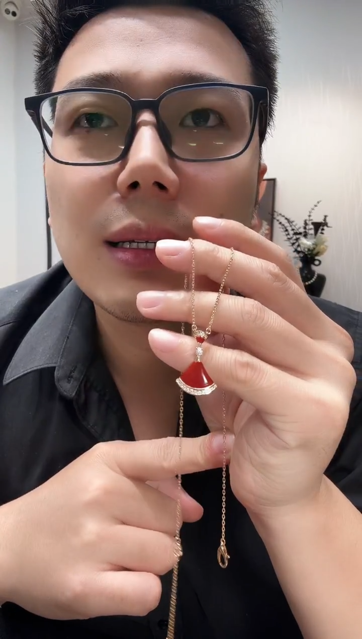 18K金镶嵌套链钻石红色裙子套链 摇摆裙