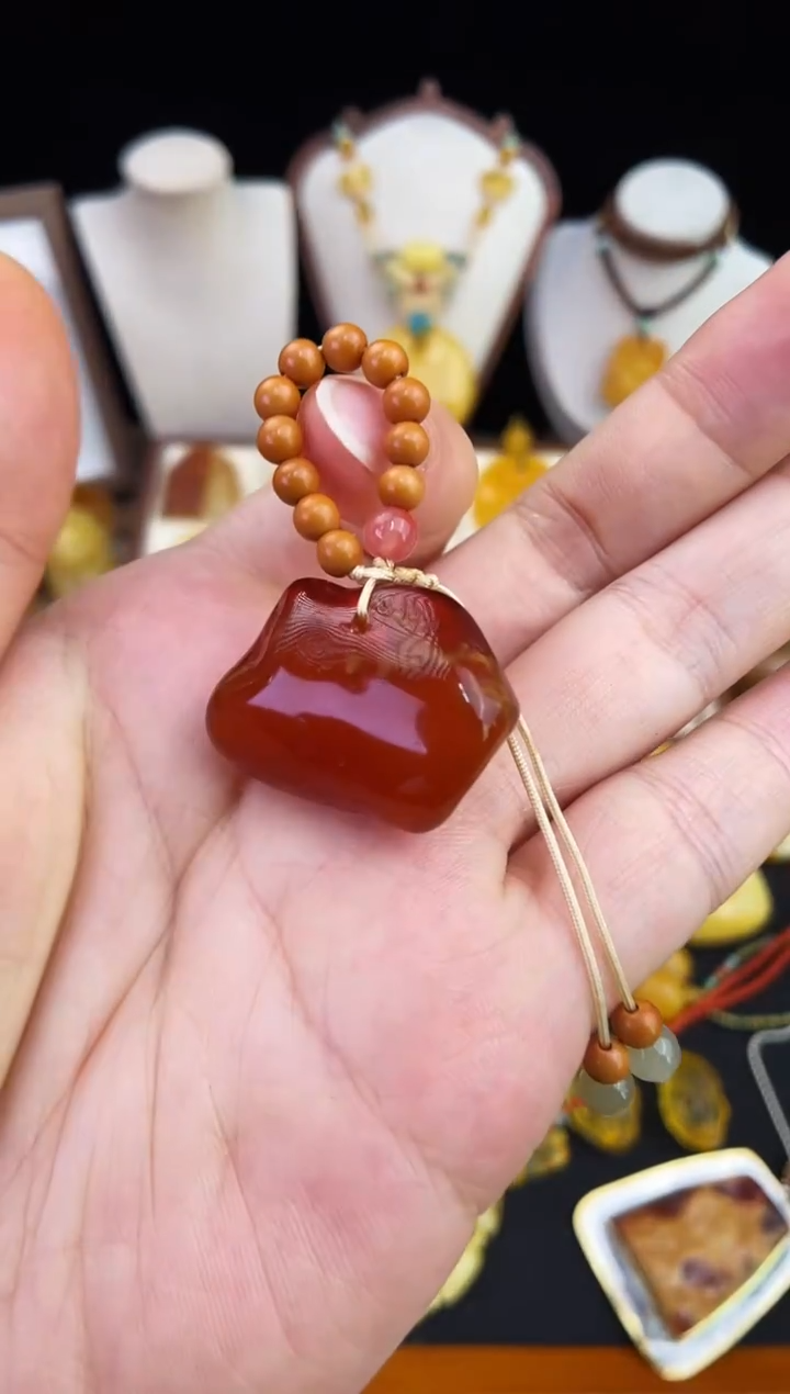 琥珀未镶嵌珠宝奇石柒月