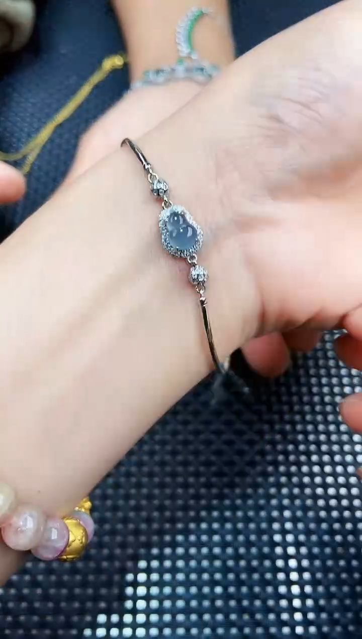 【闪购商品】翡翠手链未镶嵌11111111111