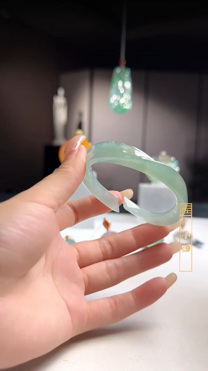 未镶嵌手镯翡翠小四