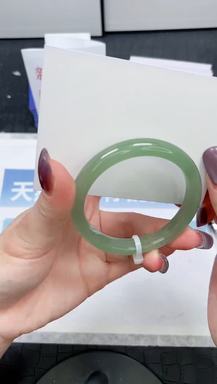 【闪购商品】石英质玉手镯未镶嵌227-52