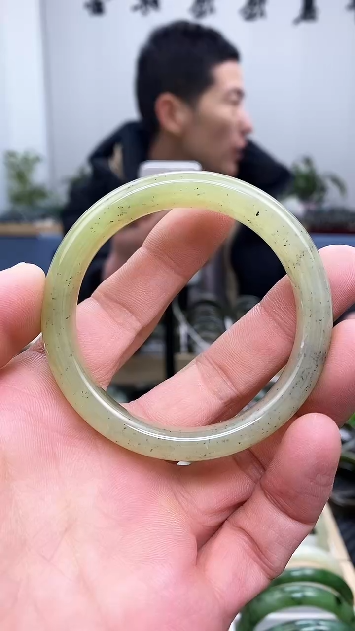 【闪购商品】和田玉手镯未镶嵌52.5