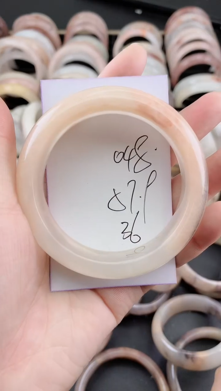 未镶嵌手镯石英质玉048