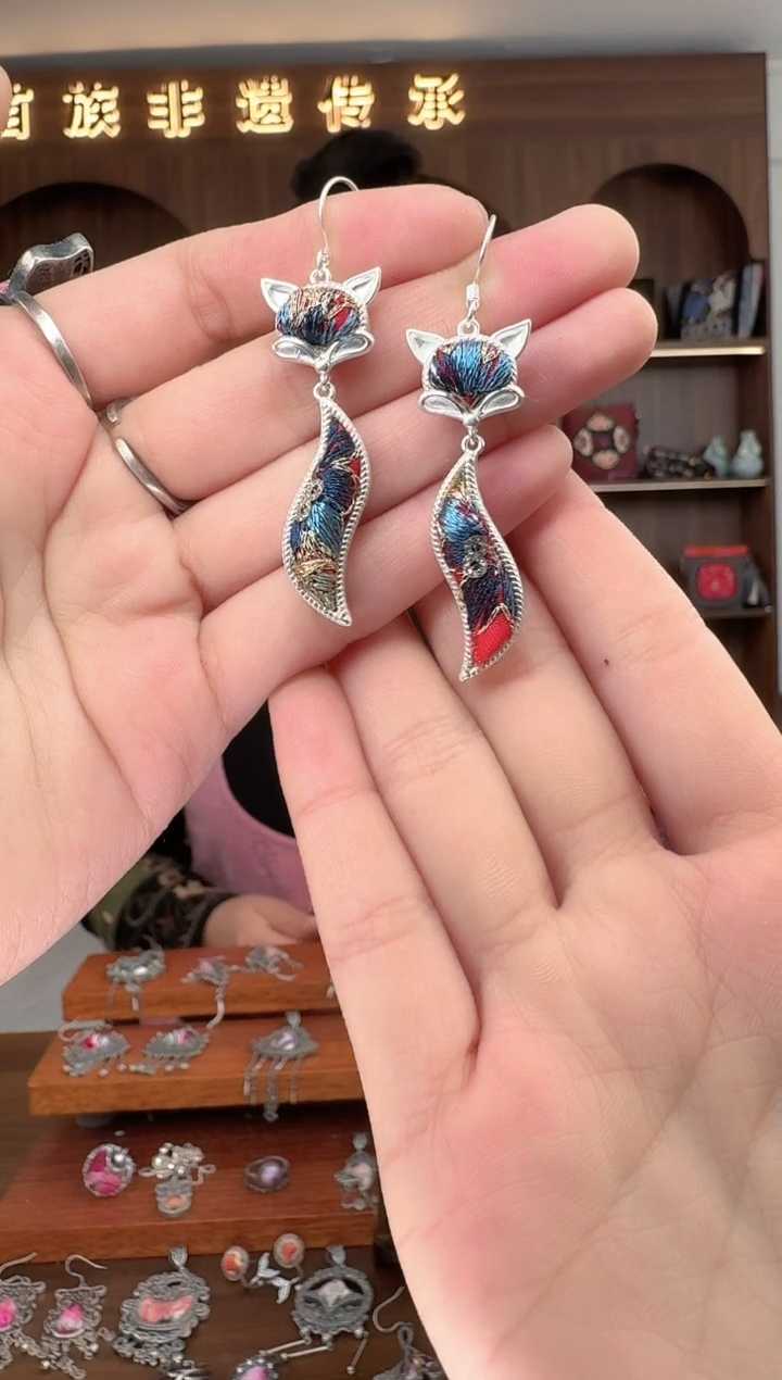 【闪购商品】织绣扶光苗绣传承191