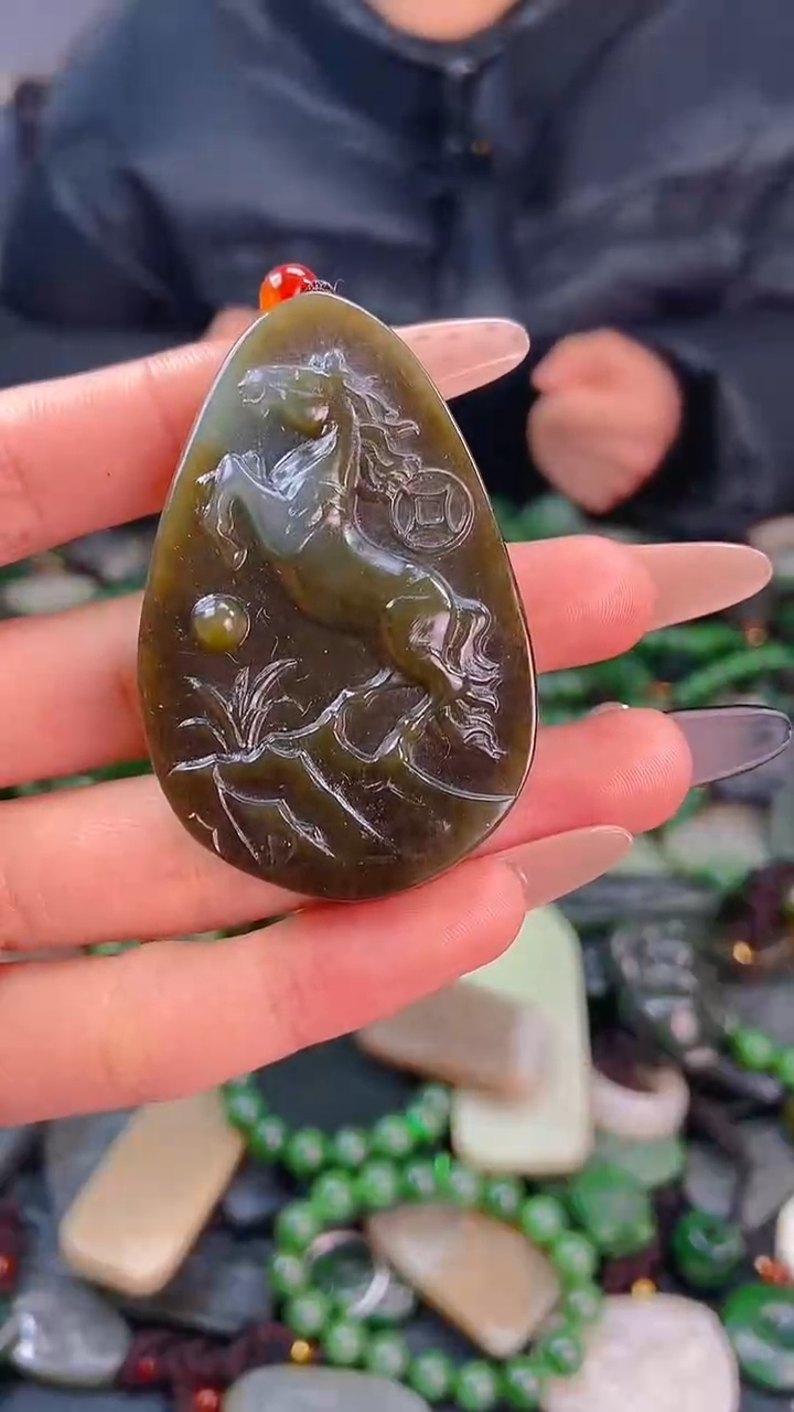 颈饰未镶嵌和田玉1