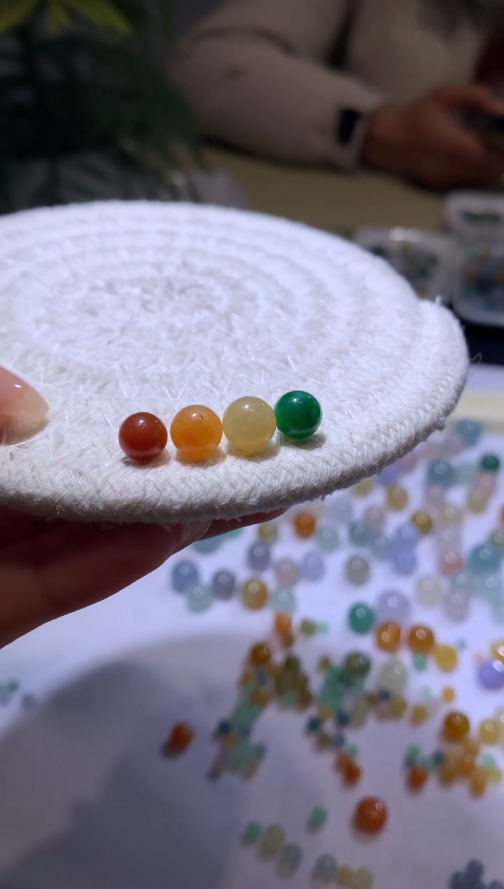 【闪购商品】定制翡翠未镶嵌6.9-7.9*四颗珠子180+18