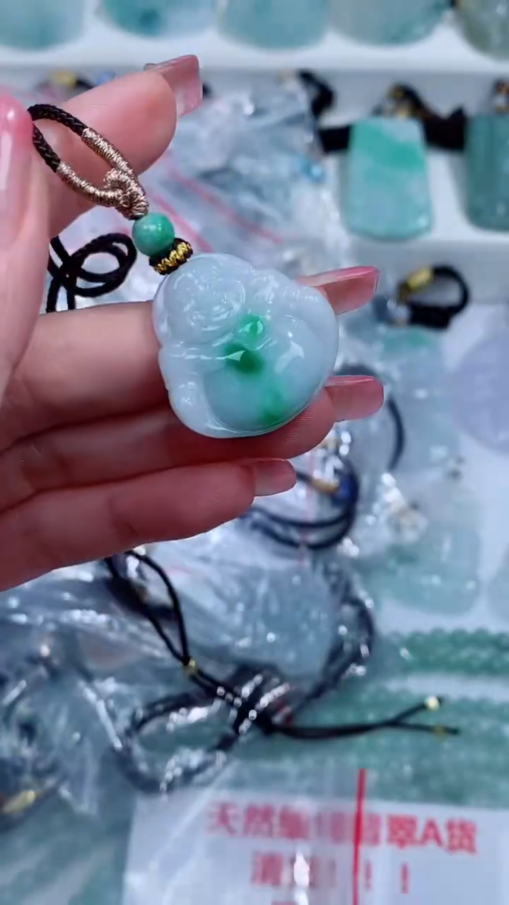 翡翠未镶嵌颈饰吊坠