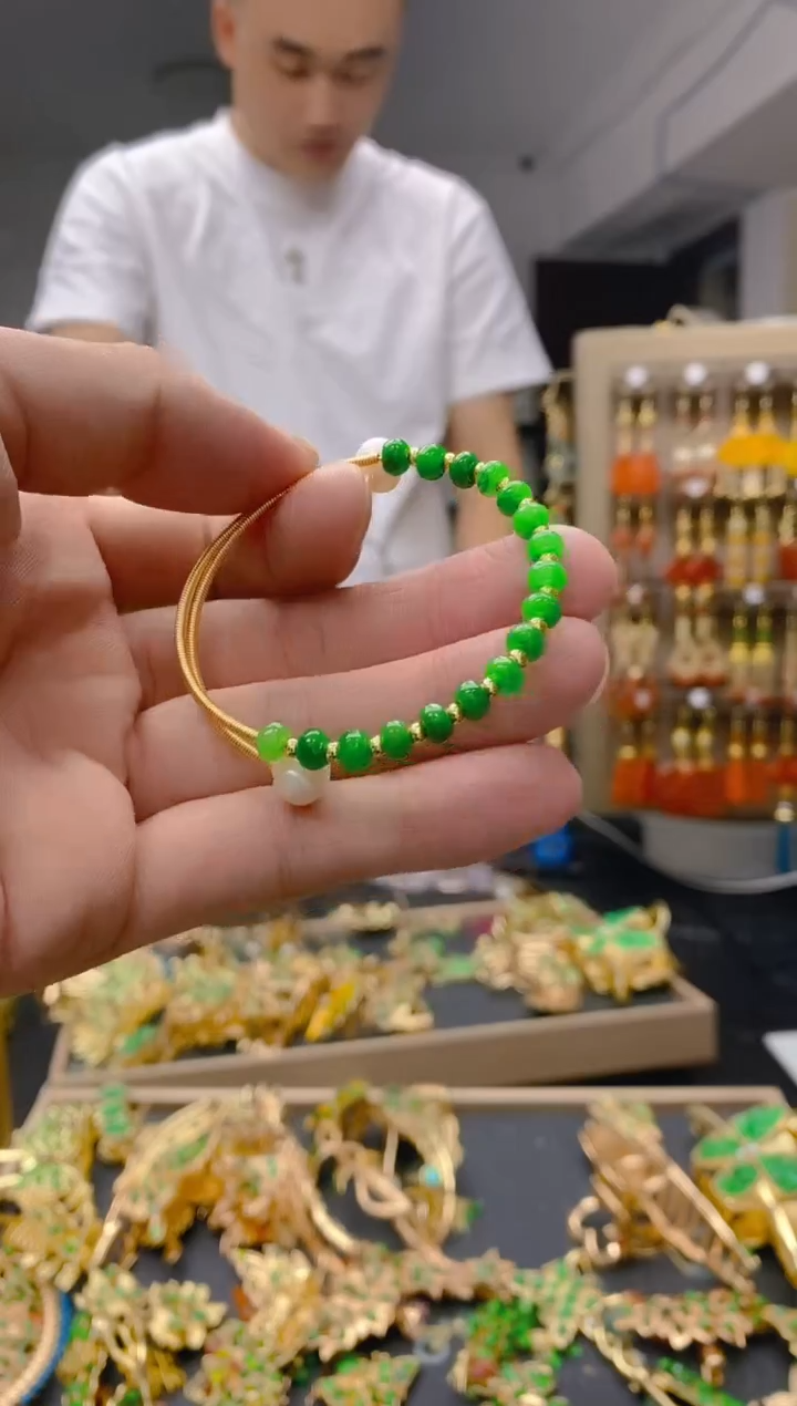 【闪购商品】翡翠耳饰合金0141翡翠手镯