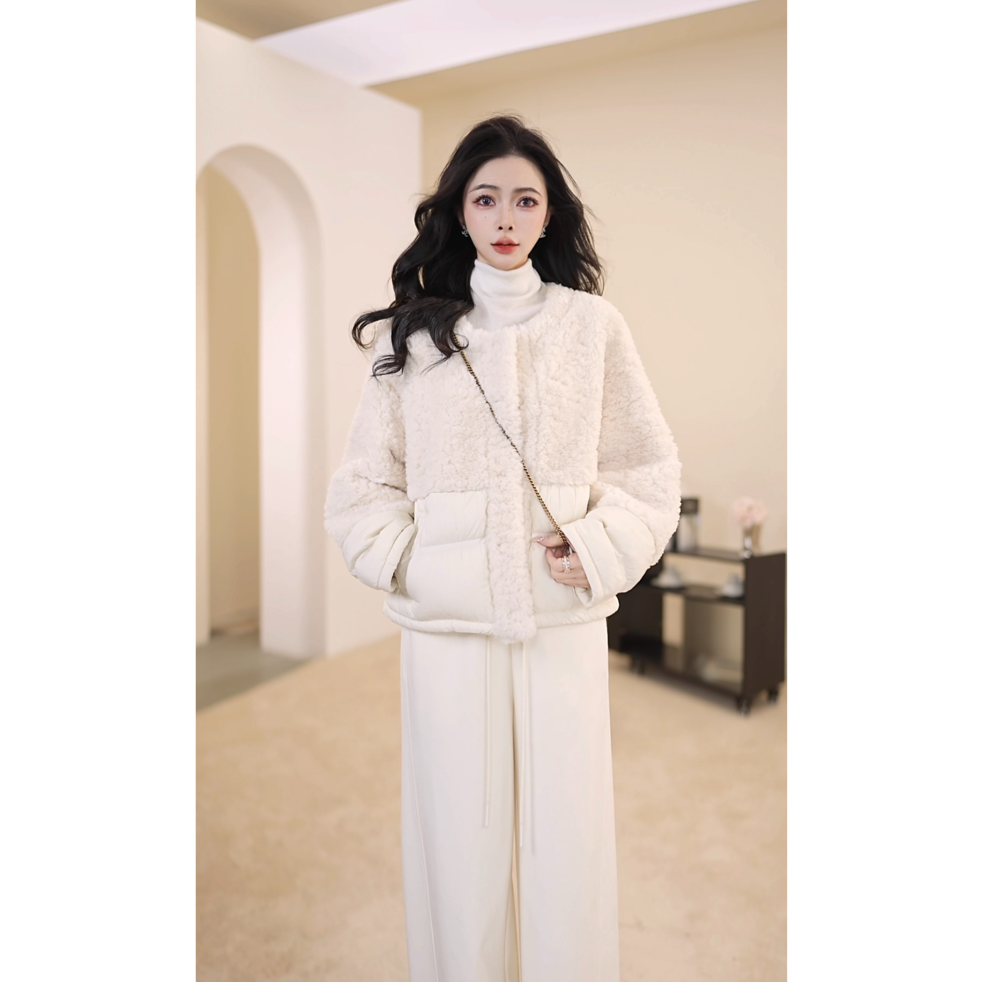 Jamor25秋冬新款气质时尚厚实保暖短款90绒羊羔毛拼接羽绒服