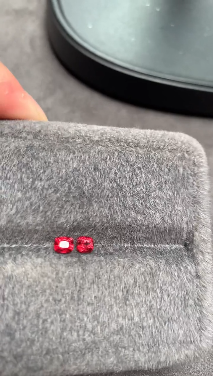 【闪购商品】尖晶石裸石未镶嵌a-188 0.57ct 两颗一组 超绝