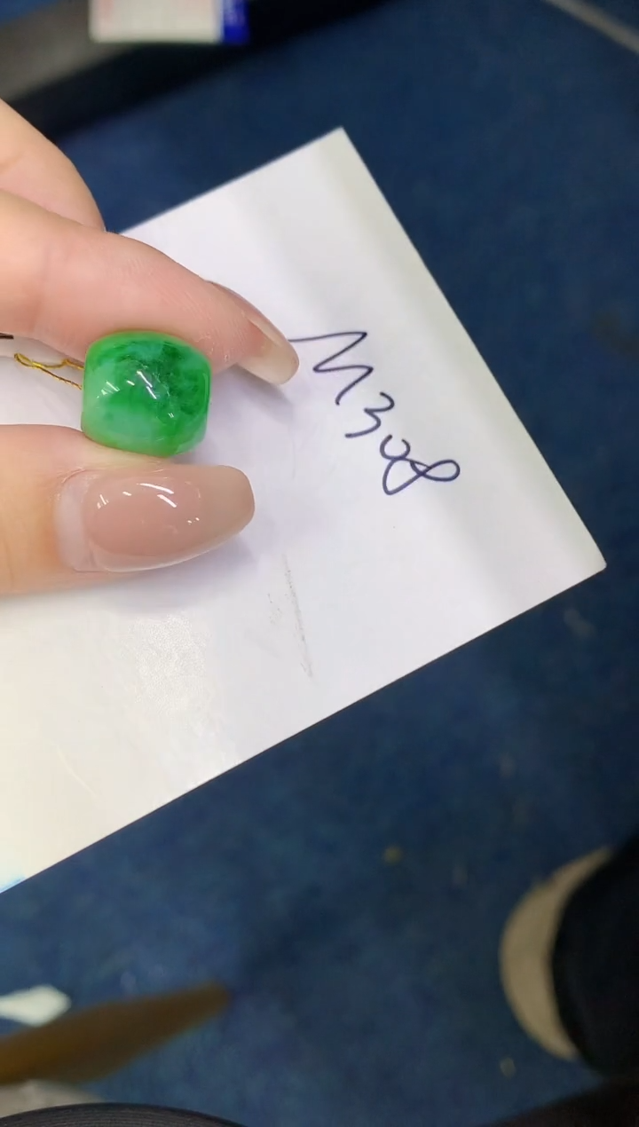 翡翠未镶嵌颈饰0000000000