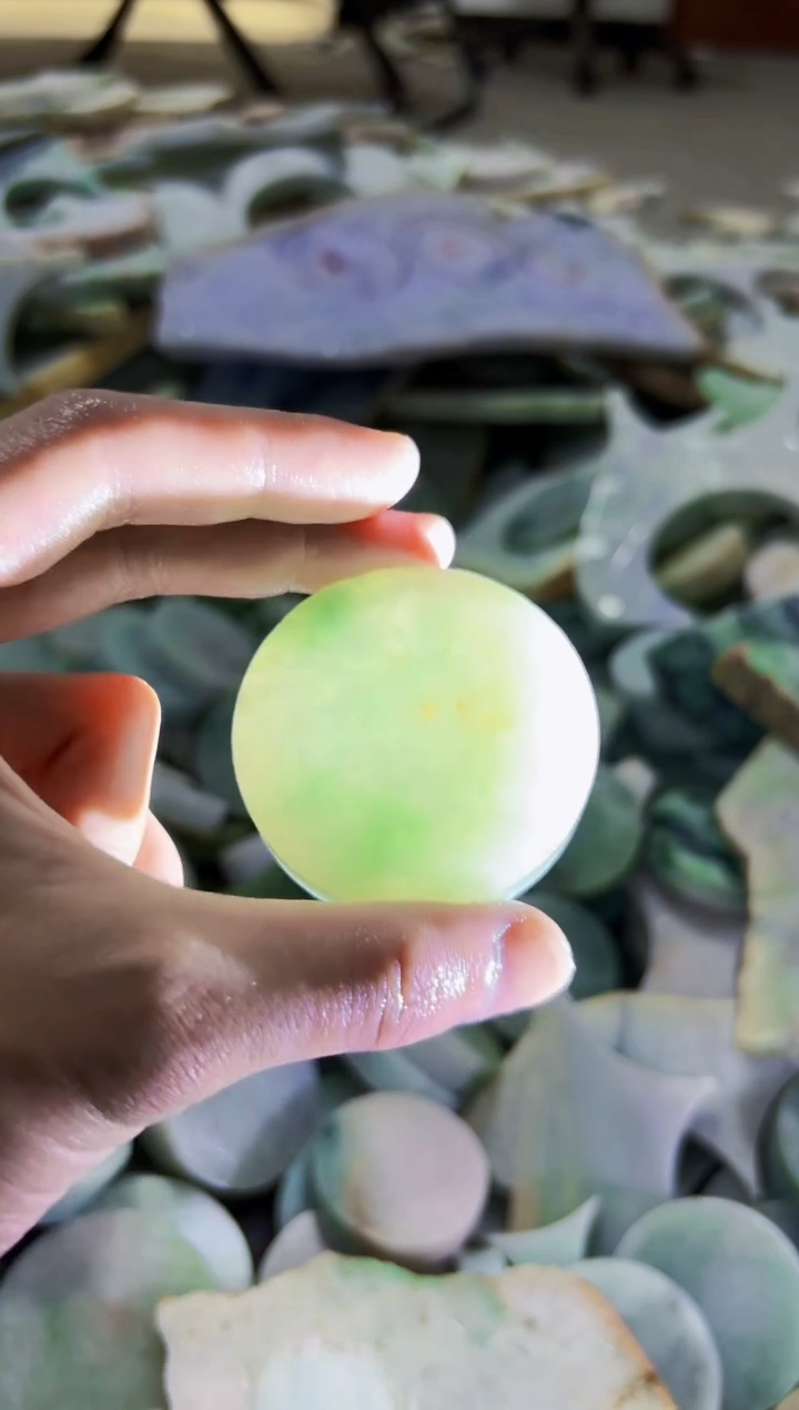 【闪购商品】翡翠颈饰未镶嵌A货吴玉303