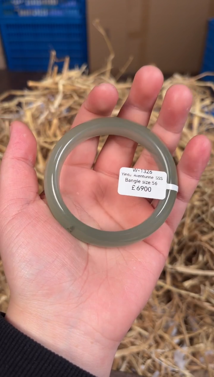 未镶嵌手镯石英质玉W1326