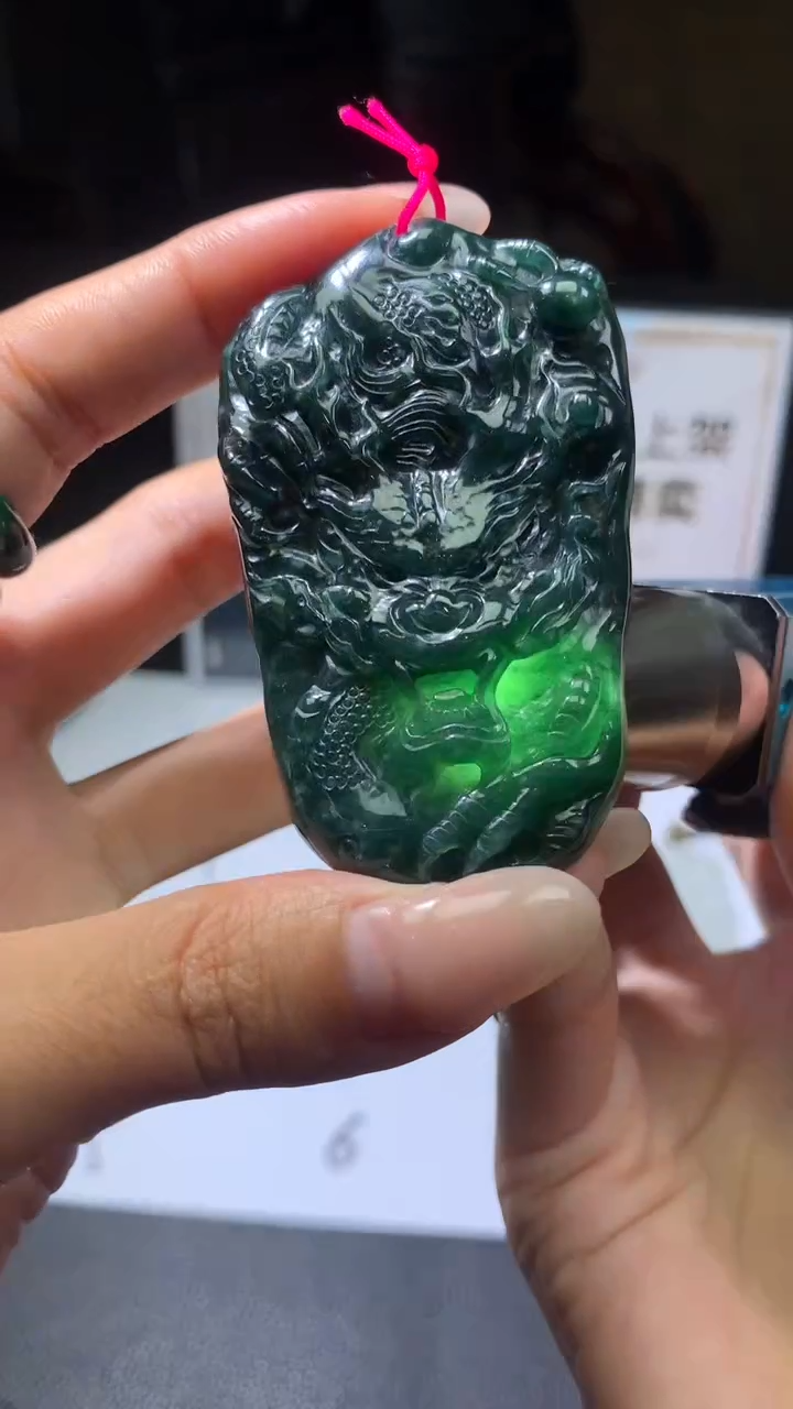 【闪购商品】定制翡翠未镶嵌不退不换随机发CMH1件-A