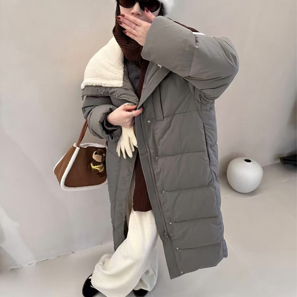 88813羊羔领长款羽绒服