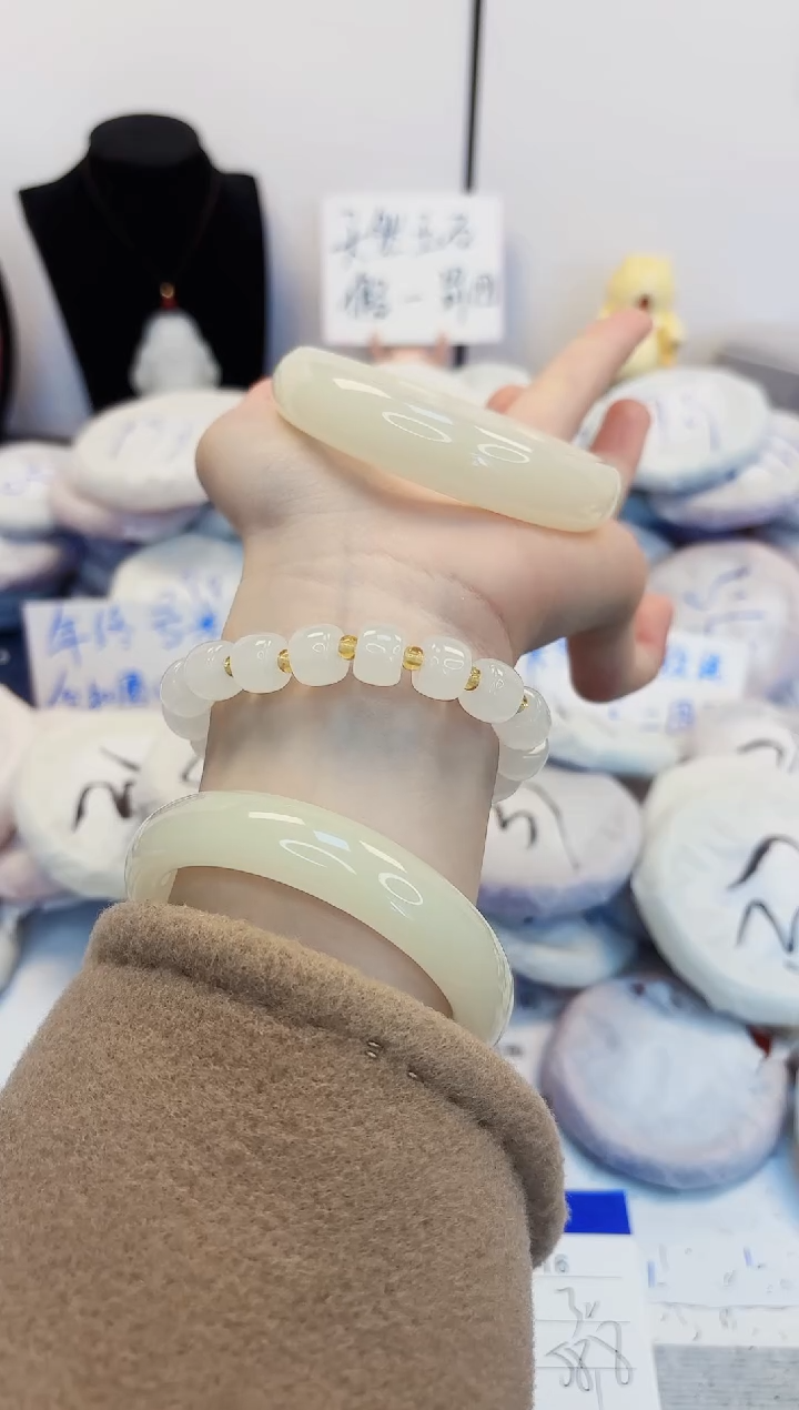 【闪购商品】石英质玉手镯未镶嵌416