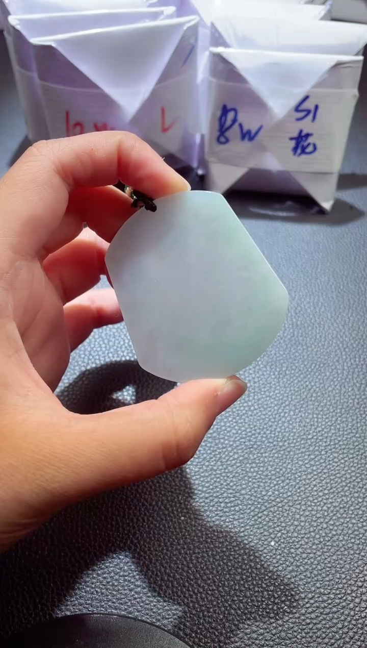颈饰未镶嵌翡翠00008810