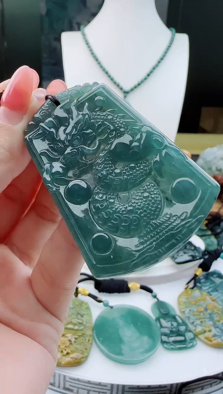 【闪购商品】翡翠颈饰未镶嵌多样性随机一件发货