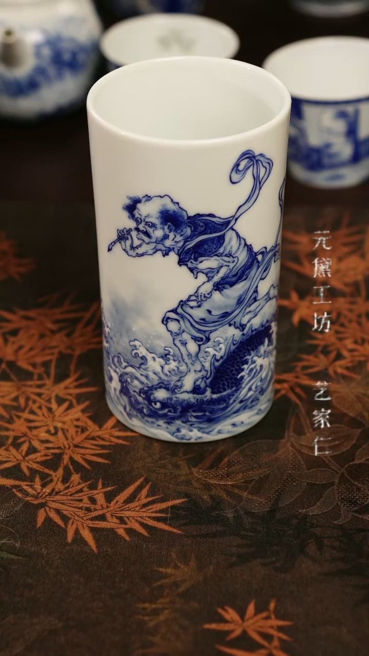 【闪购商品】艺家仁魁星点斗笔筒