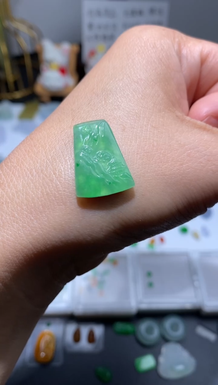 未镶嵌定制翡翠山水牌