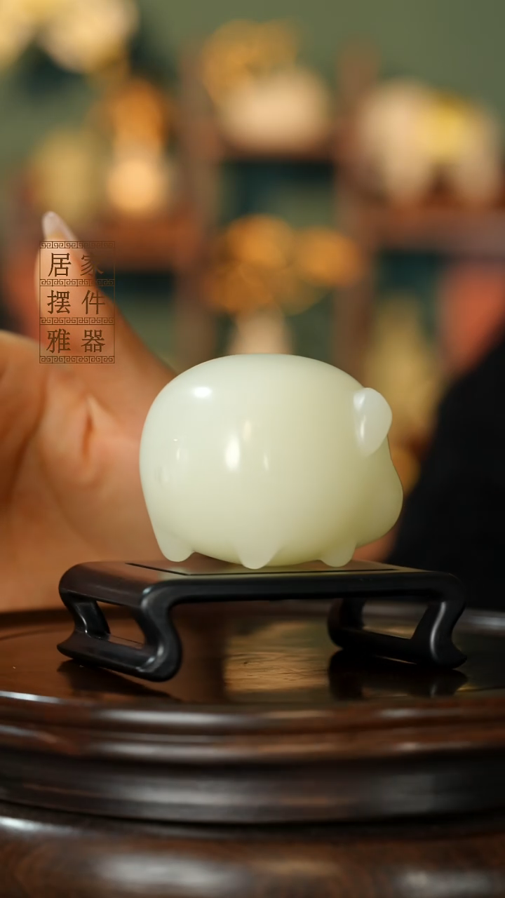 玉《可爱小猪》摆件