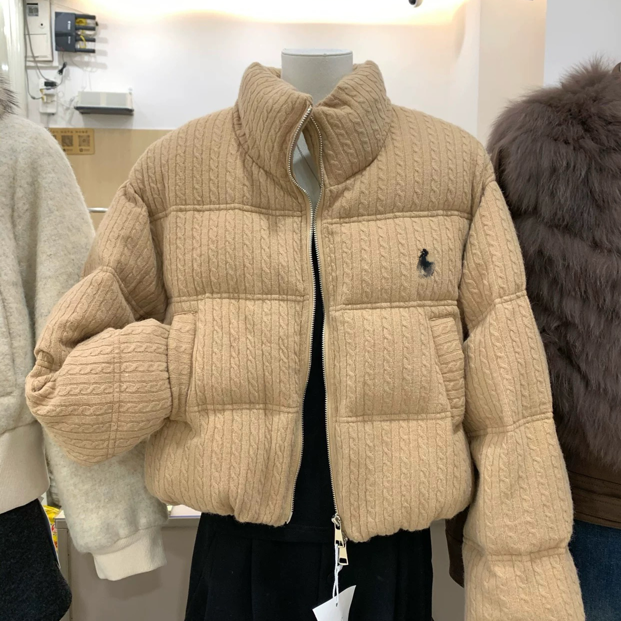 48H发货小马刺绣立领羽绒女2025冬季新款宽松短款面包服外套棉服