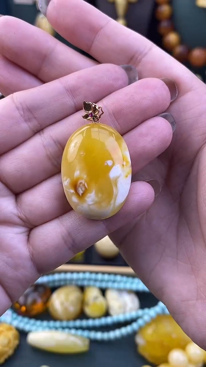 【闪购商品】琥珀裸石18K金镶嵌月.48