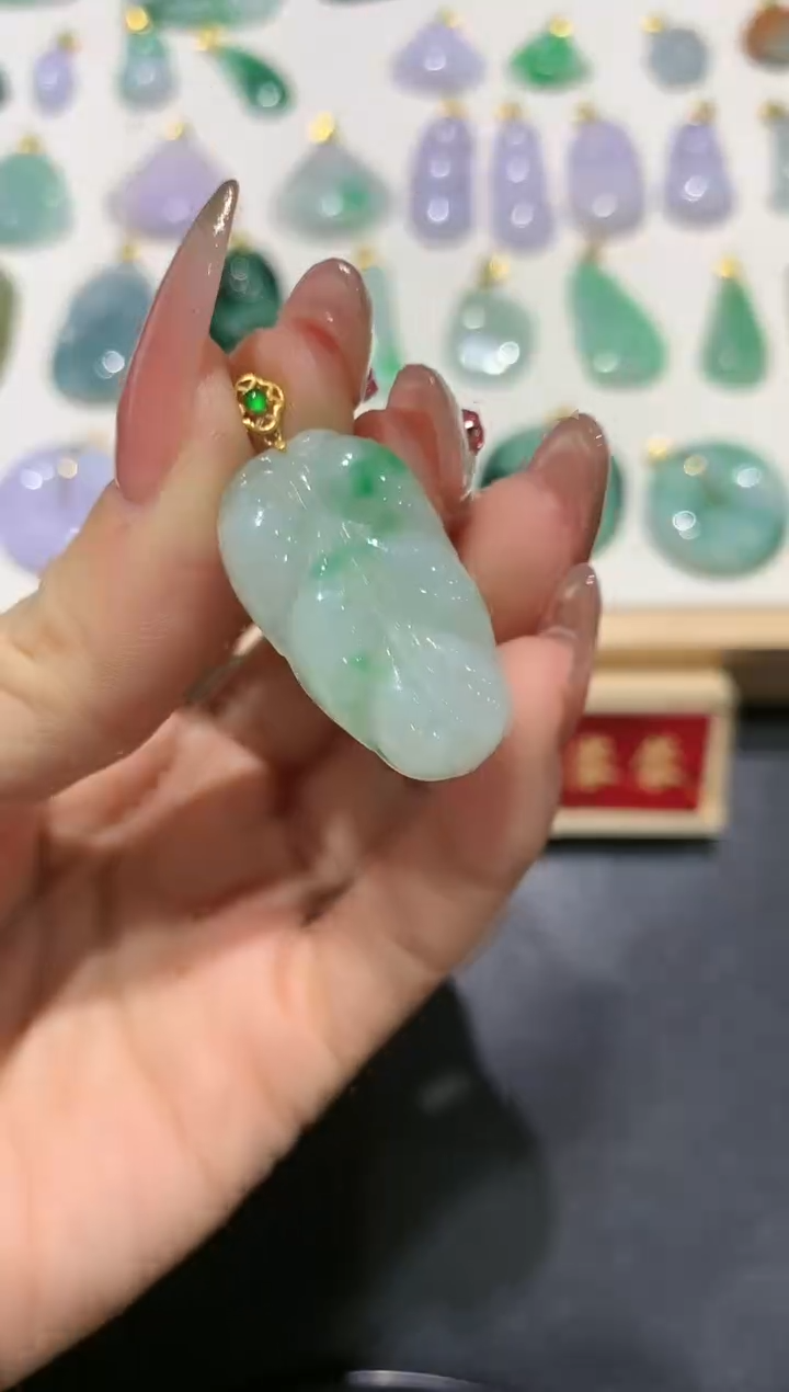 【闪购商品】翡翠吊坠(不含链)18K金镶嵌团购4