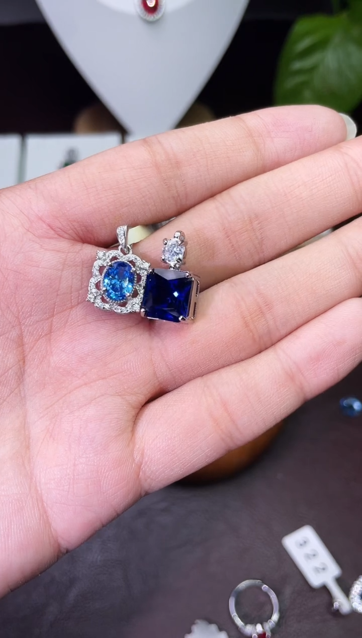 合金颈饰合成钻石改蓝宝吊坠