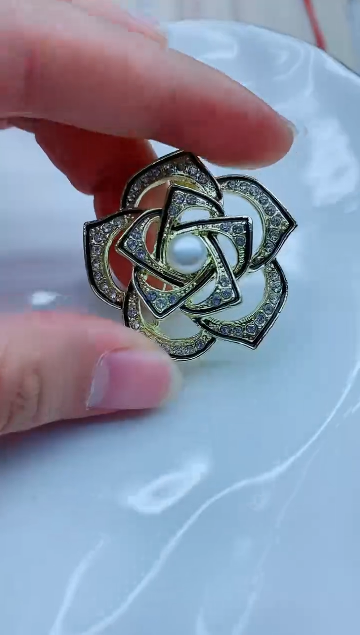 未镶嵌胸饰淡水珍珠胸针