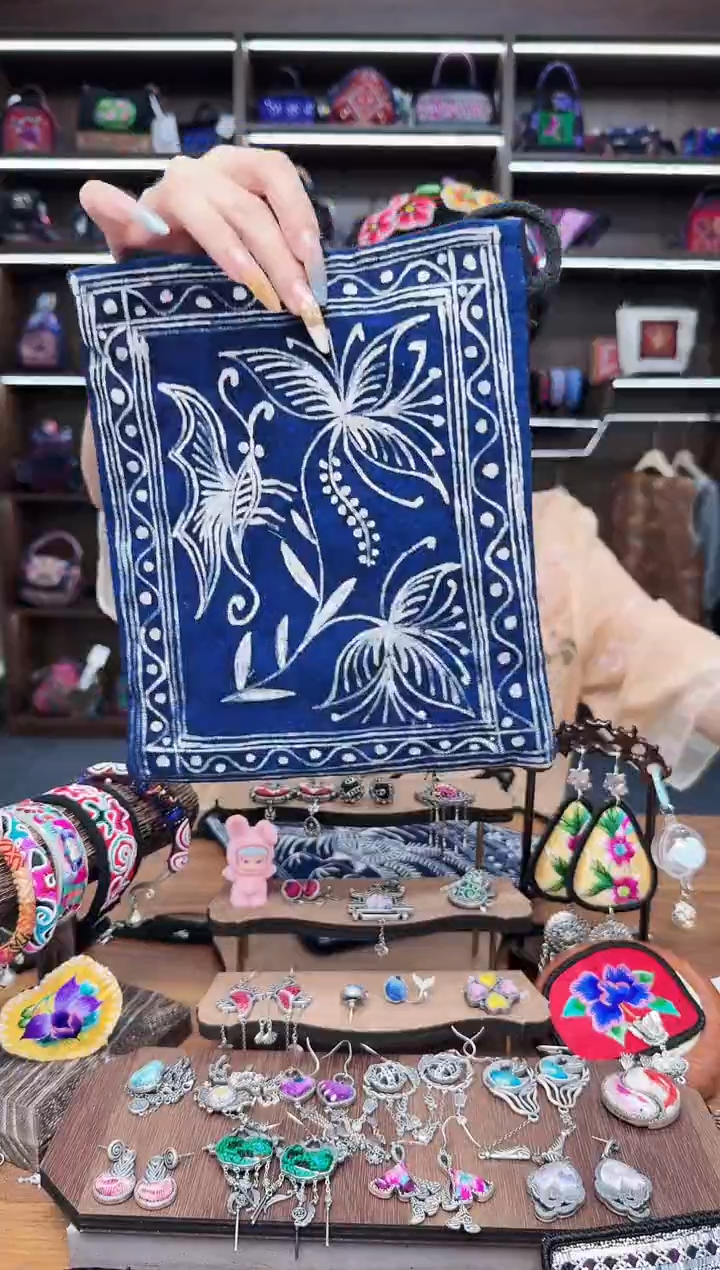 织绣A23蒙阿苏苗绣传承旗舰店