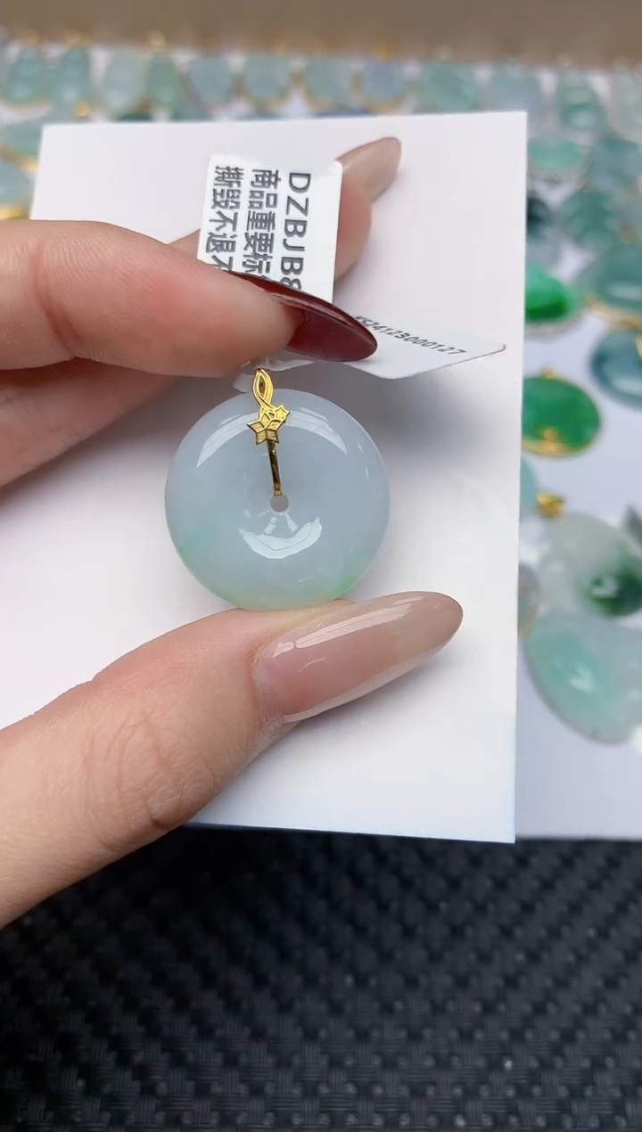 【闪购商品】翡翠颈饰18K金镶嵌天然翡翠a货