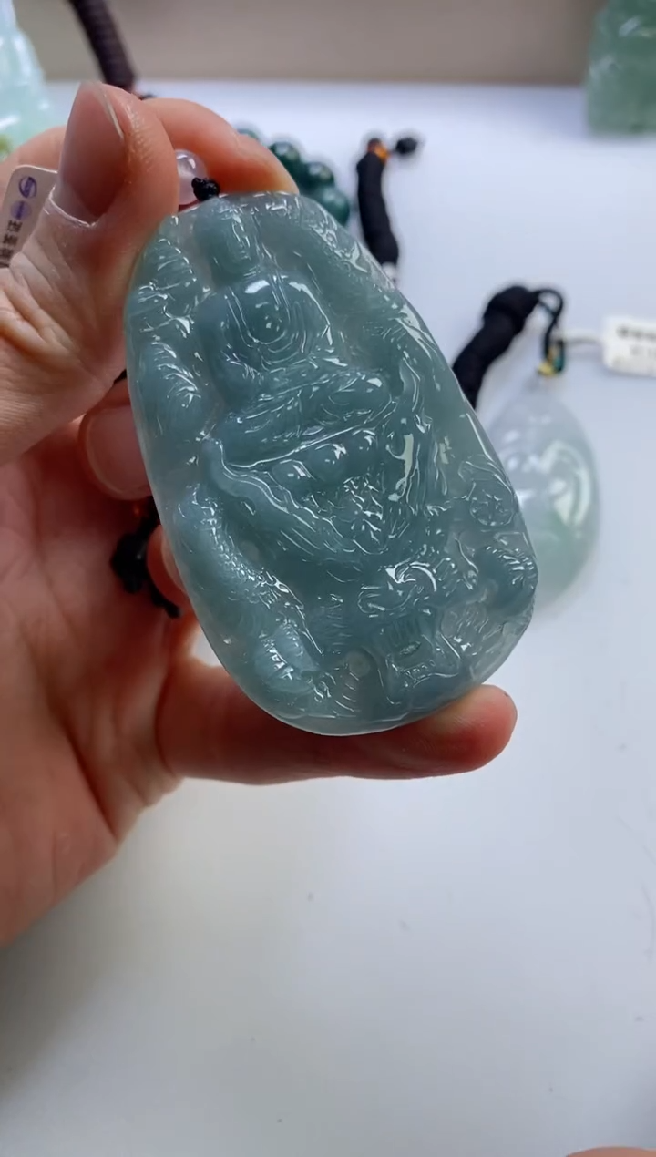 【闪购商品】翡翠挂件未镶嵌             