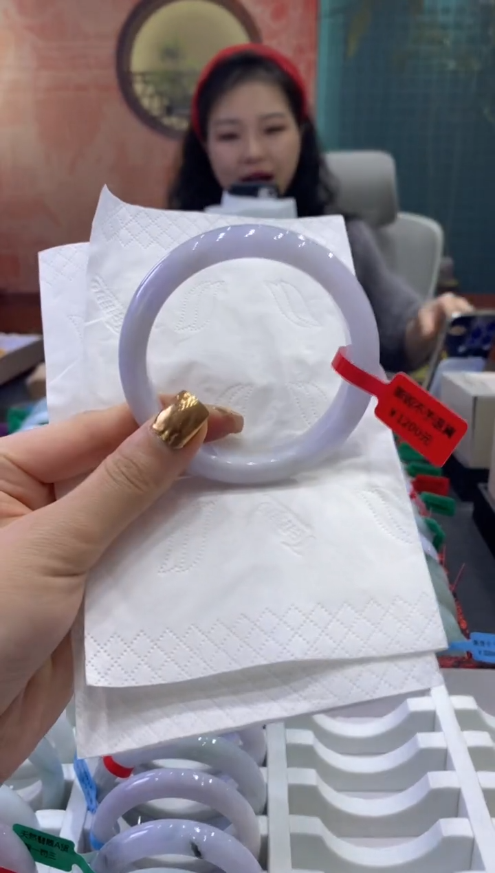 【闪购商品】翡翠手镯未镶嵌多人10664