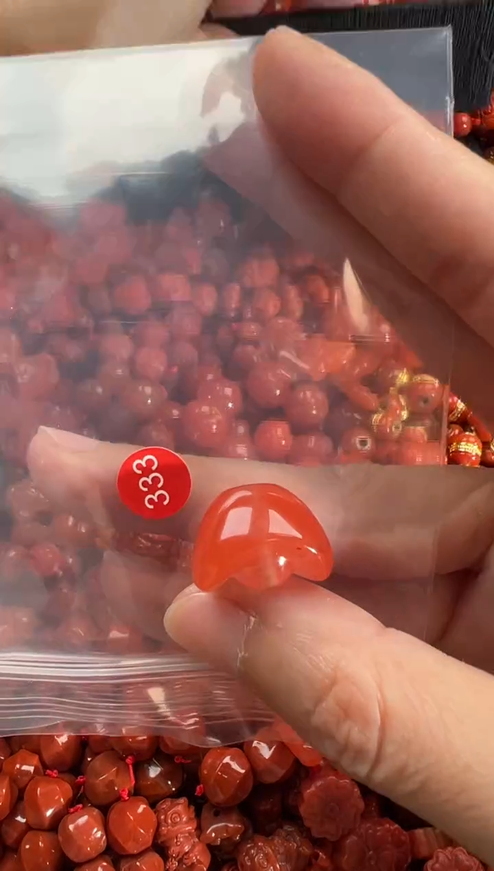 【闪购商品】南红玛瑙颈饰未镶嵌2