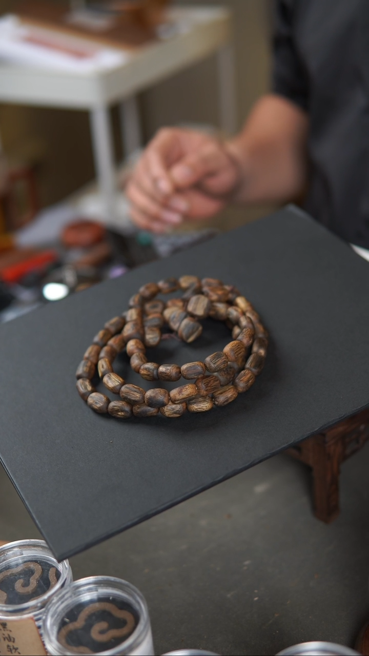 【闪购商品】沉香木手串海南树芯油随形手串50g+多样性发其一