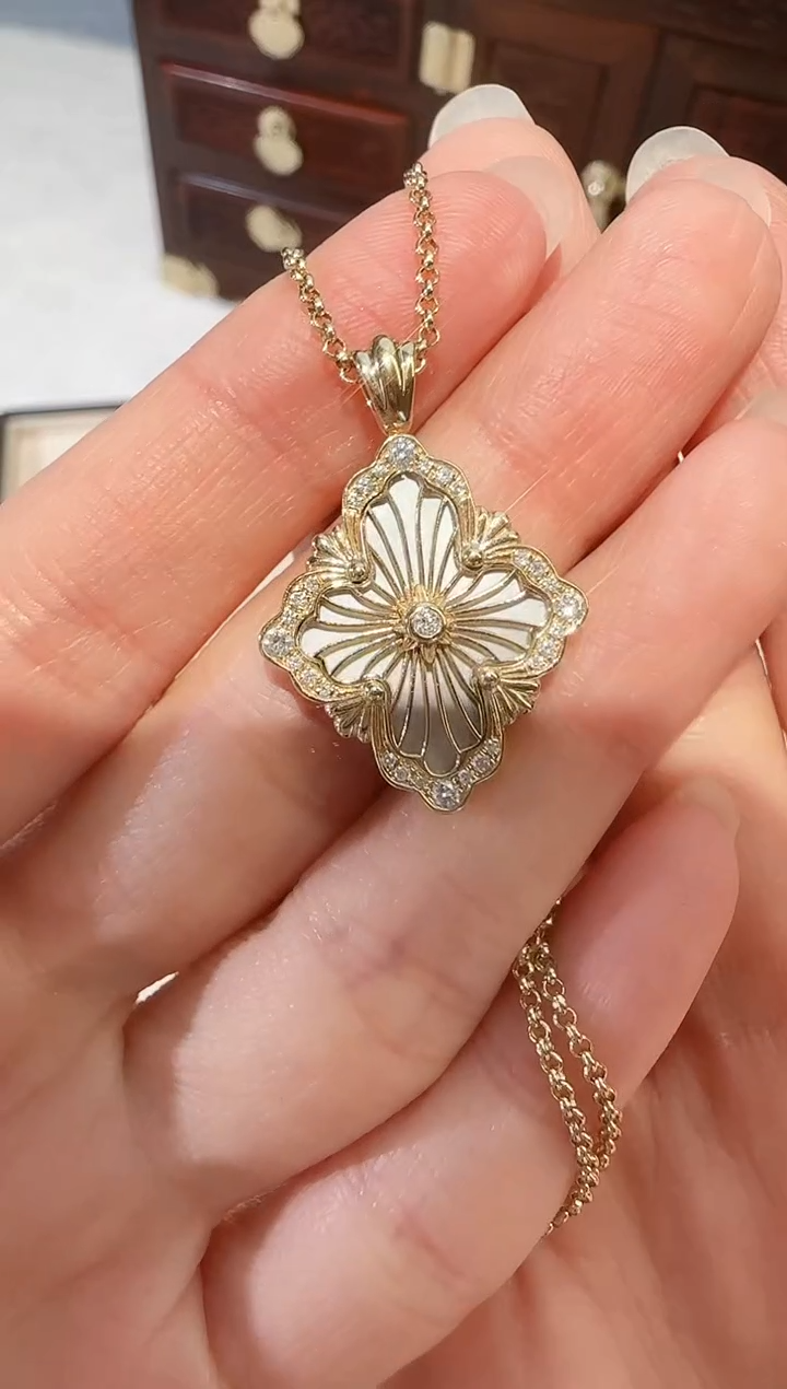 【闪购商品】钻石颈饰18K金镶嵌菱形项链 