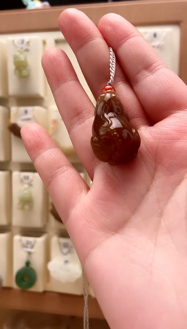 【闪购商品】和田玉（糖玉）颈饰未镶嵌貔貅吊坠（有包容）