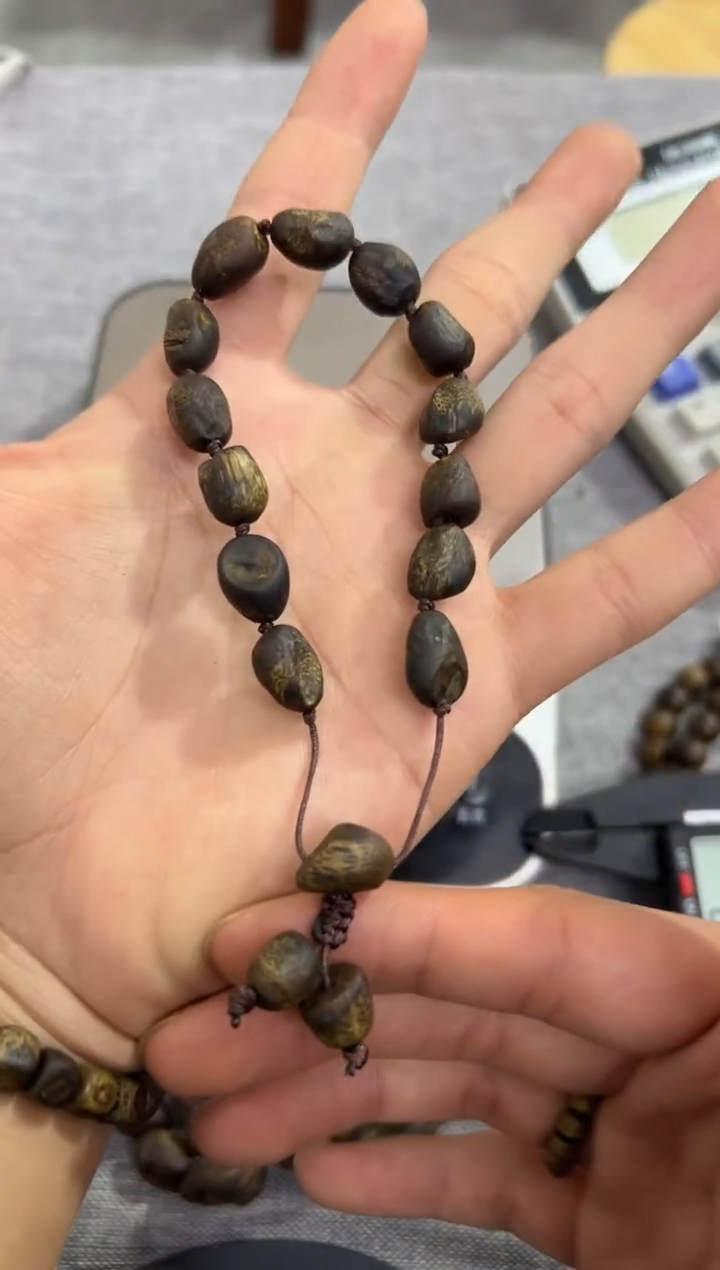 【闪购商品】沉香手串09沉水树丁单圈9克+ 多样性发其一