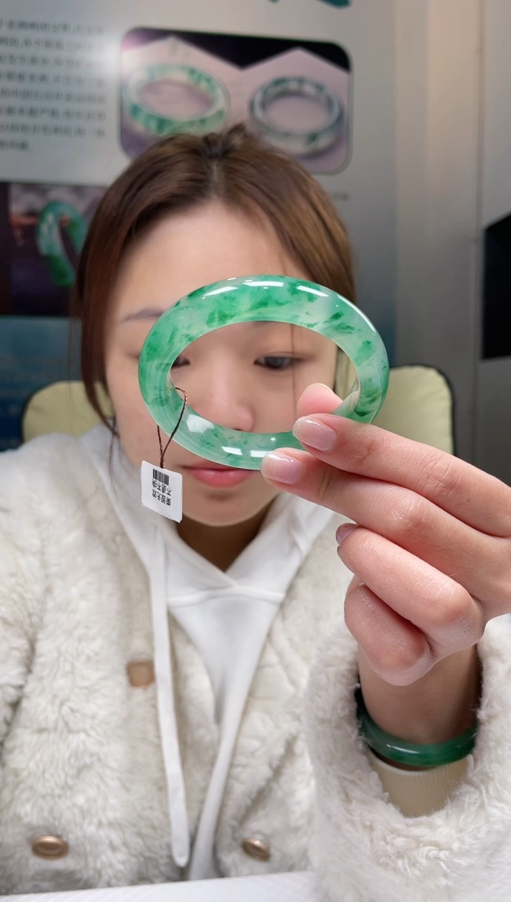 【闪购商品】石英质玉手镯未镶嵌非洲翠手镯多样性发货