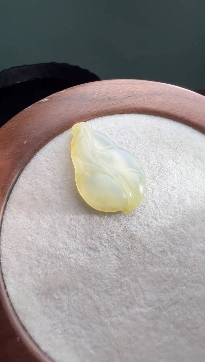 未镶嵌定制翡翠飘黄叶子