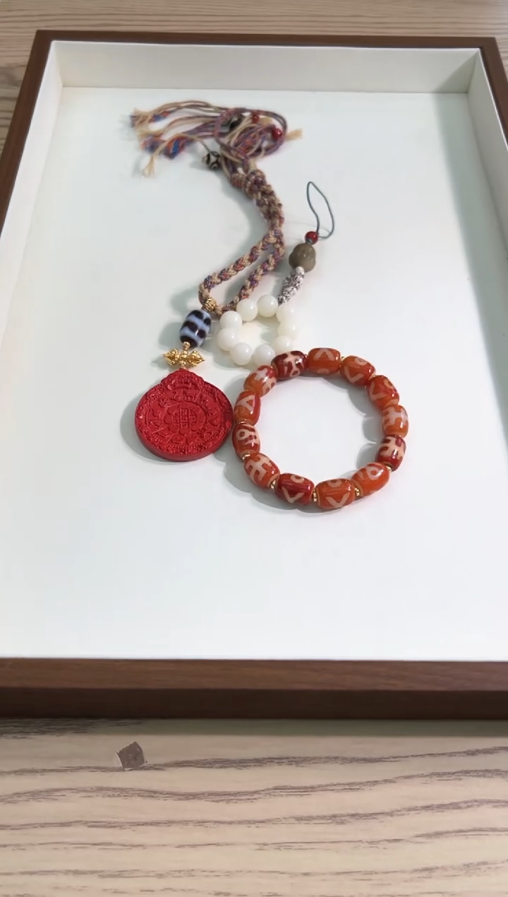 【闪购商品】玛瑙/玉髓手串未镶嵌贵手串（送砂砂车挂）