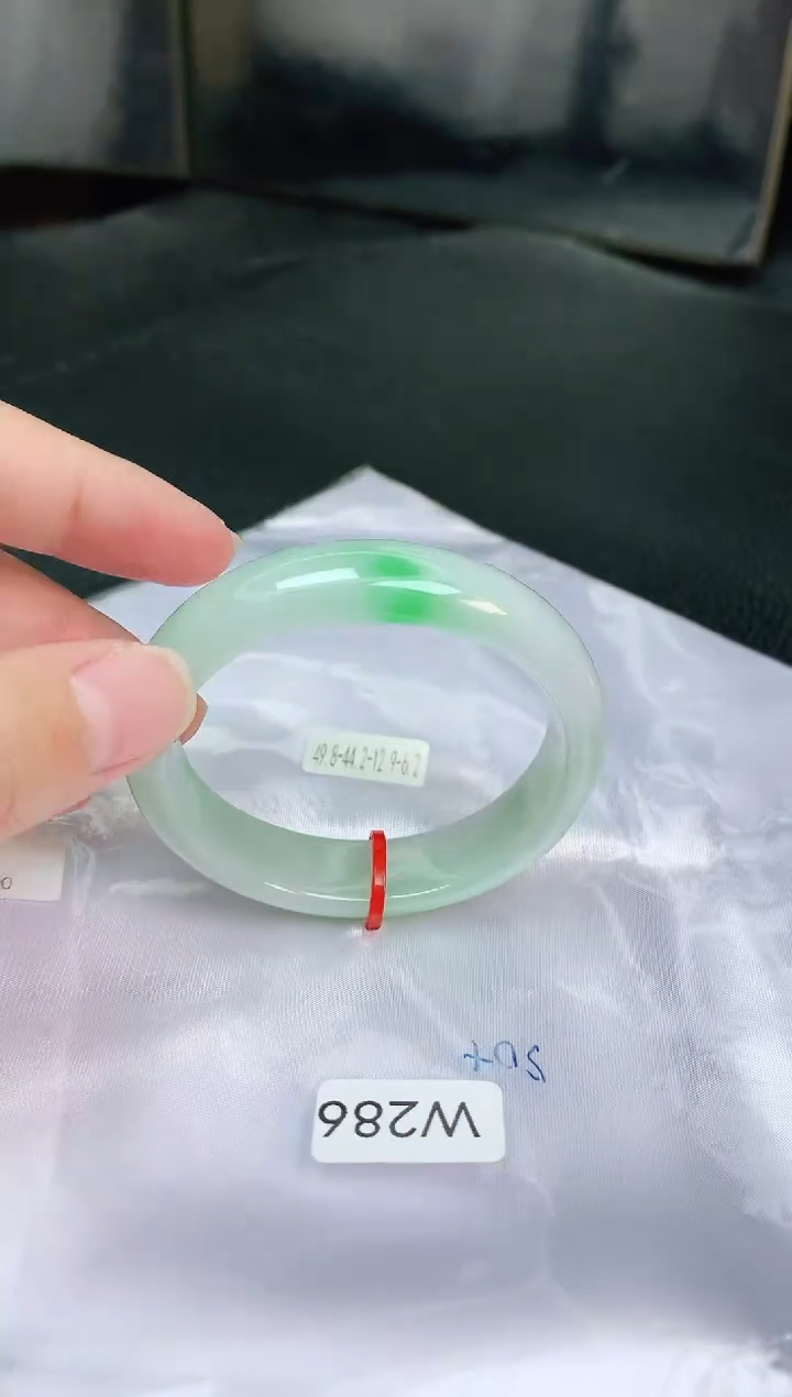 【闪购商品】翡翠手镯未镶嵌缅甸天然A货翡翠手镯