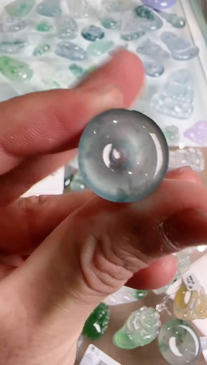 【闪购商品】翡翠吊坠(不含链)未镶嵌··