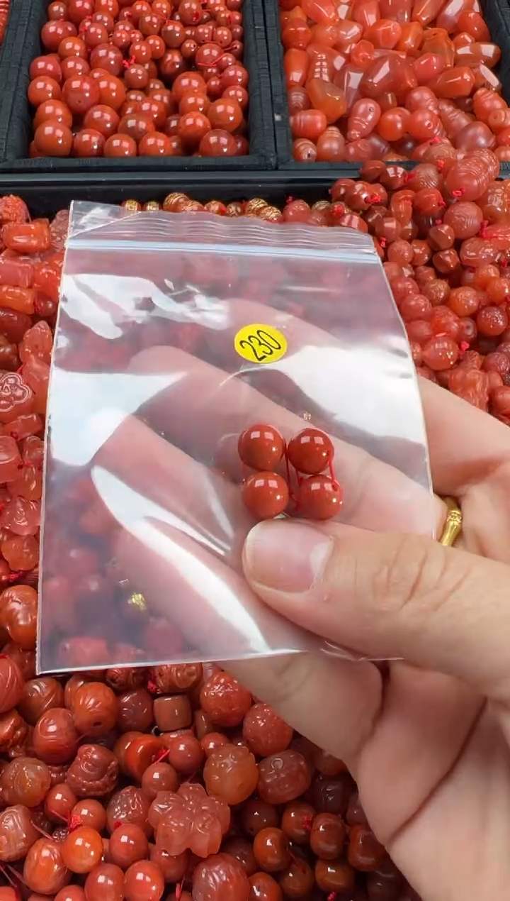 【闪购商品】南红玛瑙颈饰未镶嵌1