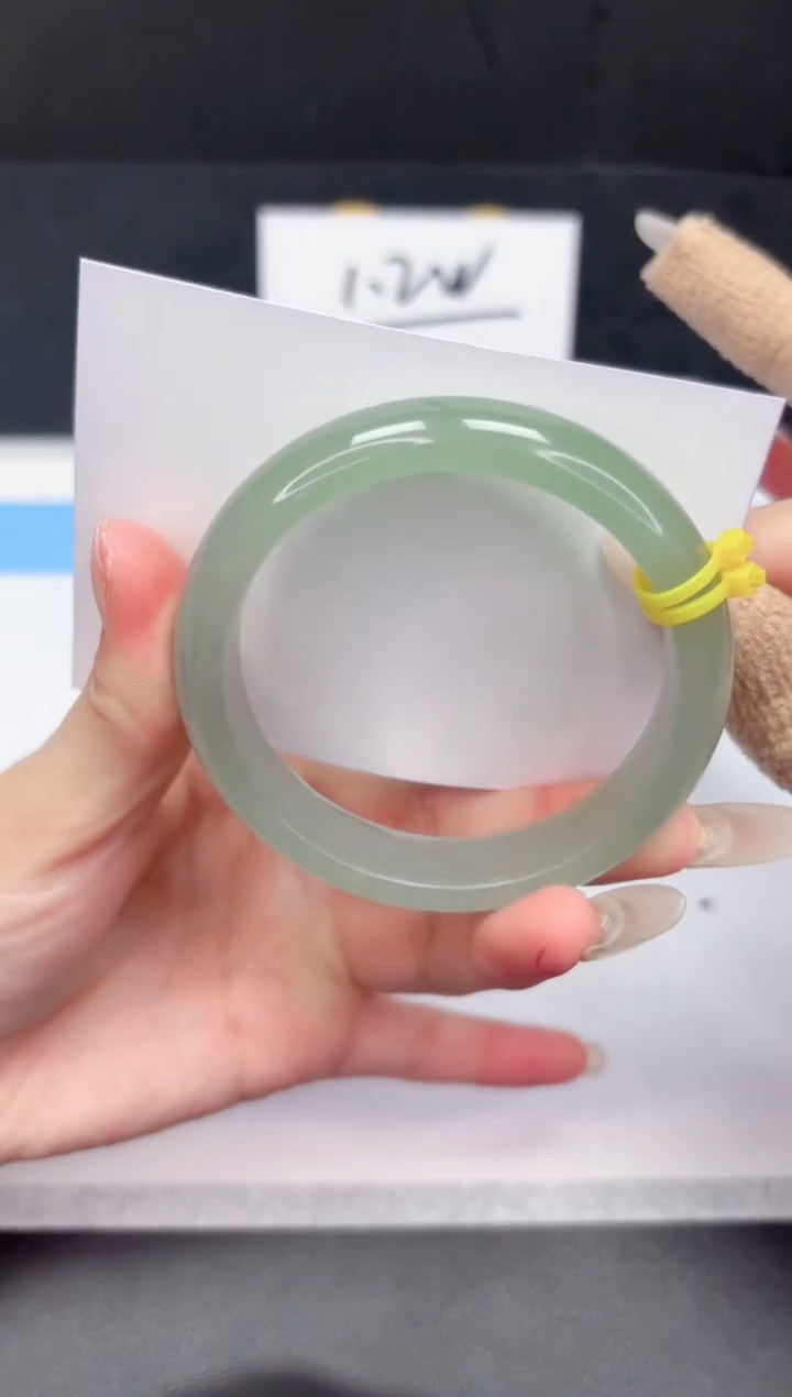 【闪购商品】石英质玉手镯未镶嵌103-56.0