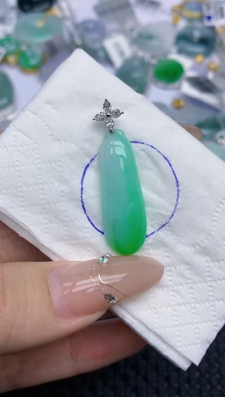 颈饰18K金镶嵌翡翠302   天然翡翠A货  百元以上9米证书费自理